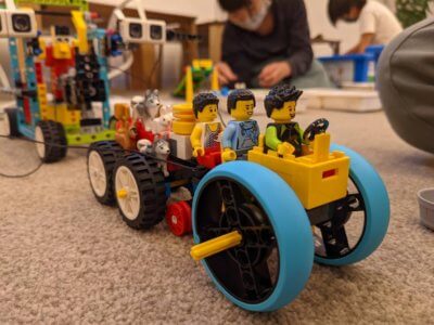 12月のロボットテックは、初の自由作品づくりに挑戦！たくさん失敗して、素敵な作品が完成しました👏 | ロボットテック